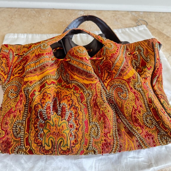 NATORI Vibrant Yellow and Red Bag with Spacious Design - Picture 6 of 11